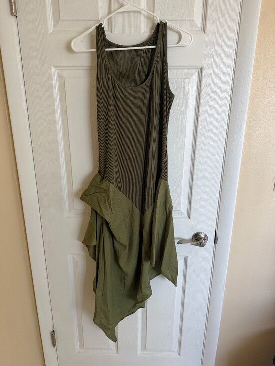 Micas Dresses & Skirts - Micas midi green dress NWT